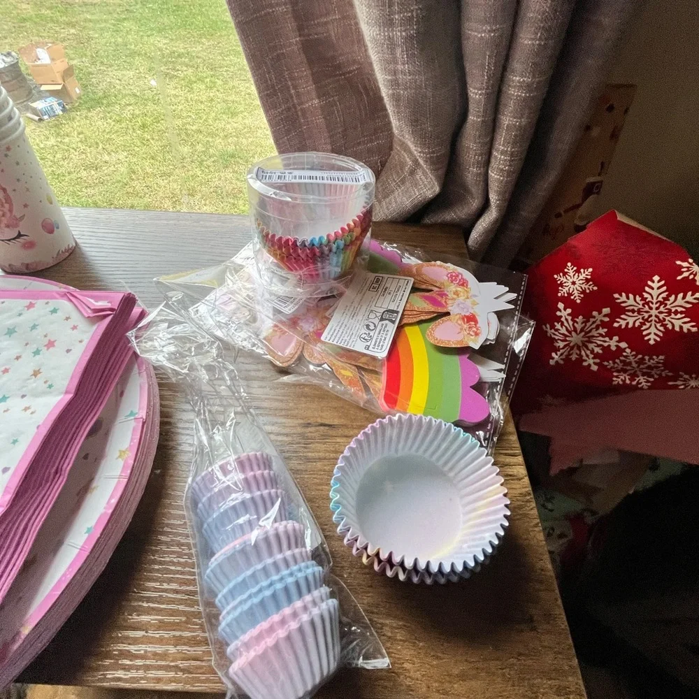 Unicorn Party Supplies Set - Pink and White